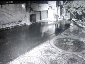 İ̇stanbul’da İş Adamının Villasına Silahlı Saldırı Kamerada