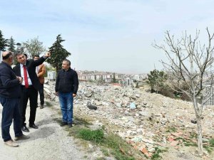 Mamak’ta Kentsel Dönüşüm Tüm Hızıyla Sürüyor: Bölgede Atık Temizliği Başladı
