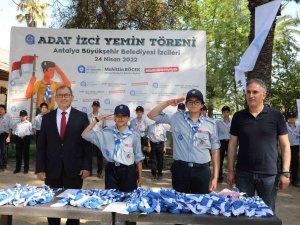 İ̇zciler Ant İçerek Mavi Fular Bağladı