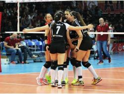 Vakıfbank Süper Kupa’da Finalde
