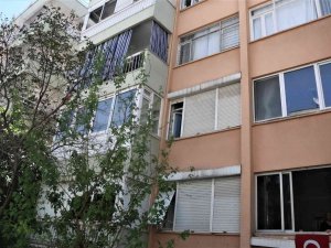 Ut Sanatçısı Yalnız Yaşadığı Evde Ölü Bulundu