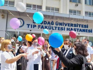 Uludağ Üniversitesi’nde Balonlar Hasta Çocuklar İçin Gökyüzüyle Buluştu