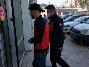 Bayılınca Kaldırıldığı Hastanede Başka Hastanın Parasını Çaldı