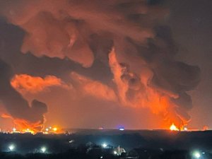 Ukrayna Sınırındaki Rus Petrol Tesislerinde Büyük Yangın