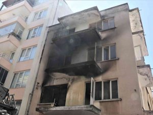 Madde Bağımlılarının Kullandığı Metruk Bina Alev Alev Yandı