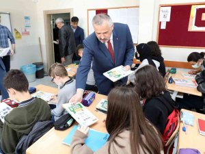 Başkan Kılıç’tan 1660 Öğrenciye Lgs Deneme Kitabı