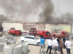 Fabrika Yangını Kontrol Altına Alındı