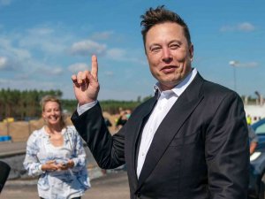 Elon Musk, Twitter’ı 44 Milyar Dolara Satın Almak İçin Anlaştı