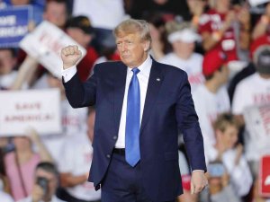 Abd’nin Eski Başkanı Trump, Günde 10 Bin Dolarlık Para Cezasına Çarptırıldı