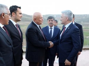 Başkan Pekmezci, Otlukbeli’nde Düzenlenen İftara Katıldı