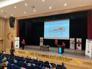 Akut Eskişehir Ekibinden Öğrenciler İçin Deprem Semineri