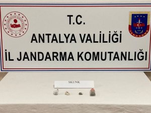 Üzerlerinde Uyuşturucu Madde Bulunduran 4 Kişi Yakalandı