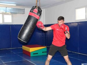 Kick Boks Avrupa Şampiyonu Ücan’ın Gözü Dünya Kupası’nda