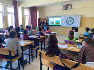 Iğdır’da Öğrencilere Doğa Eğitimi