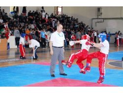 Kıck Boksçular Salona Sığmadı