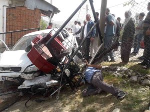 Diyarbakır’da Motosiklet İle Otomobil Çarpıştı: 1 Yaralı