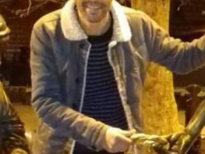 Küçükçekmece’de Oğulun Babayı Bıçaklayarak Öldürdüğü Dehşet Anları Kamerada