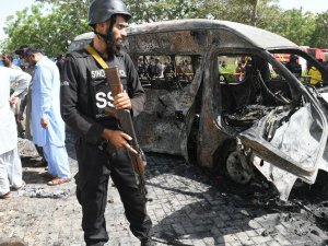 Pakistan’da Minibüste Patlama: 4 Ölü, 3 Yaralı