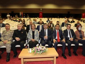 Nevü’de ’Ben Olsaydım’ Temalı Bağımlılıkla Mücadele Çalıştayı Başladı