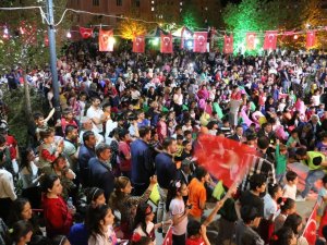 Halfeti’de Ramazan Sokağı İlgi Odağı Oldu