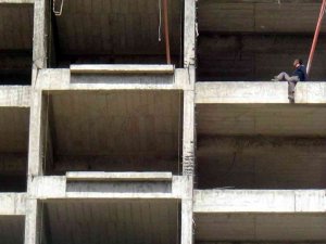 İ̇nşaata Çıkan Şahsın Annesi Ağıt Yaktı