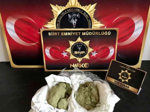 Siirt’te Şüpheli Çocuğun Üzerinde Yarım Kilo Toz Esrar Yakalandı