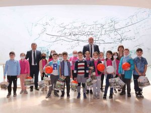 Öğrencilerin Soruları Başkanı Terletti