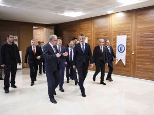 Bakan Özer: “Bartın Üniversitesi Bölgeyi Önceleyen Bir Anlayışla Önemli Başarılara İmza Atmaktadır"