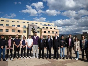 Tbmm Başkanı Şentop Uluslararası Saraybosna Üniversitesi’ni Ziyaret Etti