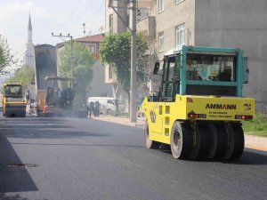 Atatürk Bulvarı’na Asfalt Serildi