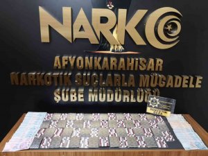 Uyuşturucu Taciri Zehir Dolu Koli İle Yakalandı