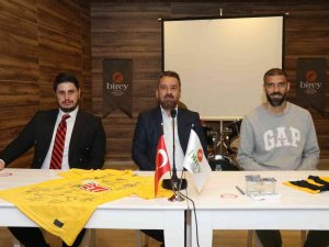 Başkan Şimşek Ve Kaptan Sezgin Coşkun Lise Öğrencileriyle Bir Araya Geldi