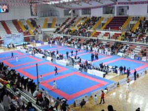 Afyonkarahisarlı Karatecilerden Sivas’ta Büyük Başarı