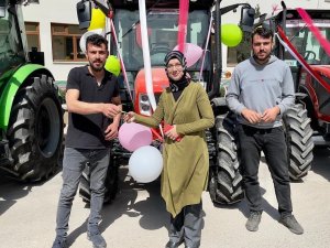 Ayancık’ta 11 Çiftçiye Hibe Destekli Traktör