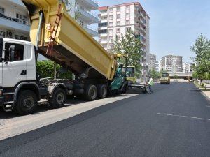 Bağlar Belediyesi Yol Asfaltlama Çalışmalarına Devam Ediyor