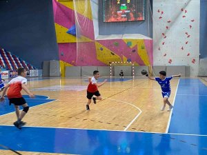 Yıldızlar Hentbol Türkiye Şampiyonası Zonguldak’ın Ev Sahipliğinde Sürüyor