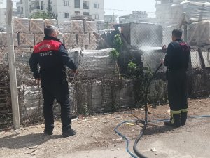 Fayans Deposundaki Paletler Alev Alev Yandı