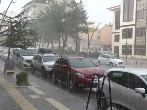 Bingöl’de Sağanak Ve Dolu Etkili Oldu