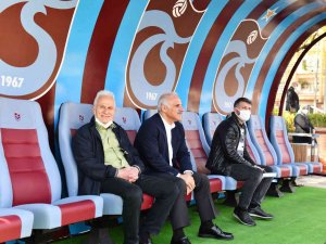 Trabzon’da Spor Temalı Duraklar İlgi Çekiyor