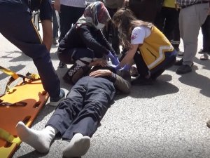 Önce Kamyonet Sonra Da Otomobil Çarptı