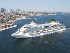 Dev Kruvaziyer Gemisi ‘Costa Venezia’ İ̇stanbul’a Yanaştı