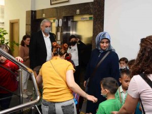 “Kostüm Odası” Minik Tiyatro Severlerle Buluşmaya Devam Ediyor