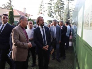 Asırlık Kur’an-ı Kerimlerin Tıpkıbasımları Talas’ta Sergileniyor