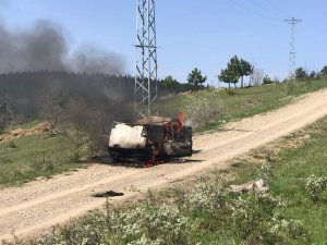 Seyir Halindeki Otomobil Alev Alev Yandı