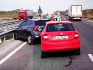 Kırıkkale’de İki Otomobil Çarpıştı: 5 Yaralı