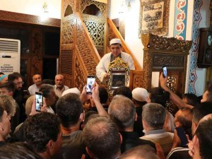 Kadir Gecesi’nde ‘Hırka-i Şerif’ Ziyarete Açıldı