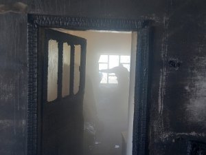 Yangında Mahsur Kalan Çocuğu Vatandaşlar Kurtardı