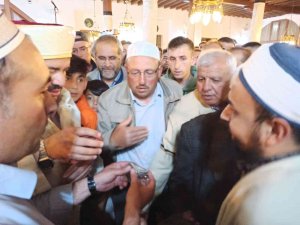 Vatandaşlar Sakal-ı Şerif Görmek İçin Bir Birleriyle Yarıştı