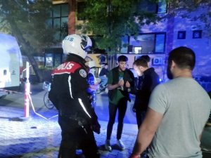 Gençler Kavga Etti: Polis Kimlik, Masa Sahibi Hasarının Peşine Düştü