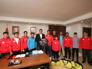 Başkan Ulutaş’tan Güreşçilere Kispet